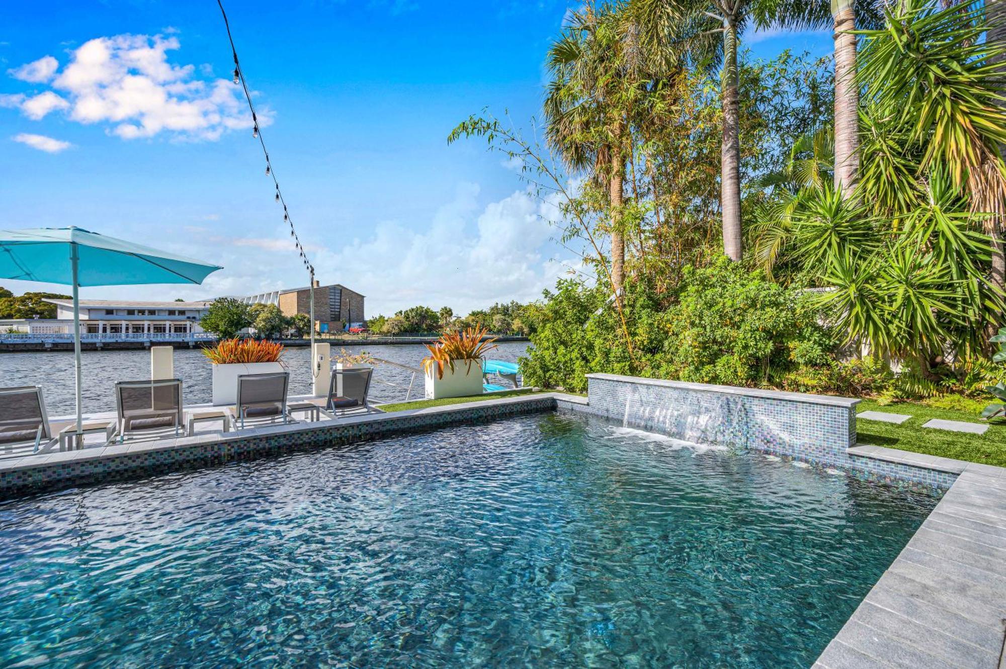The Modern Castle Canal View Access Rooftop Living Greenhouse Vlllas فورت لودرديل المظهر الخارجي الصورة